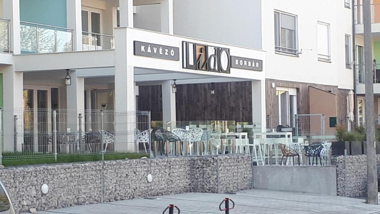 Lido Riviera Sunshine Apartman Balatonlelle Exterior foto